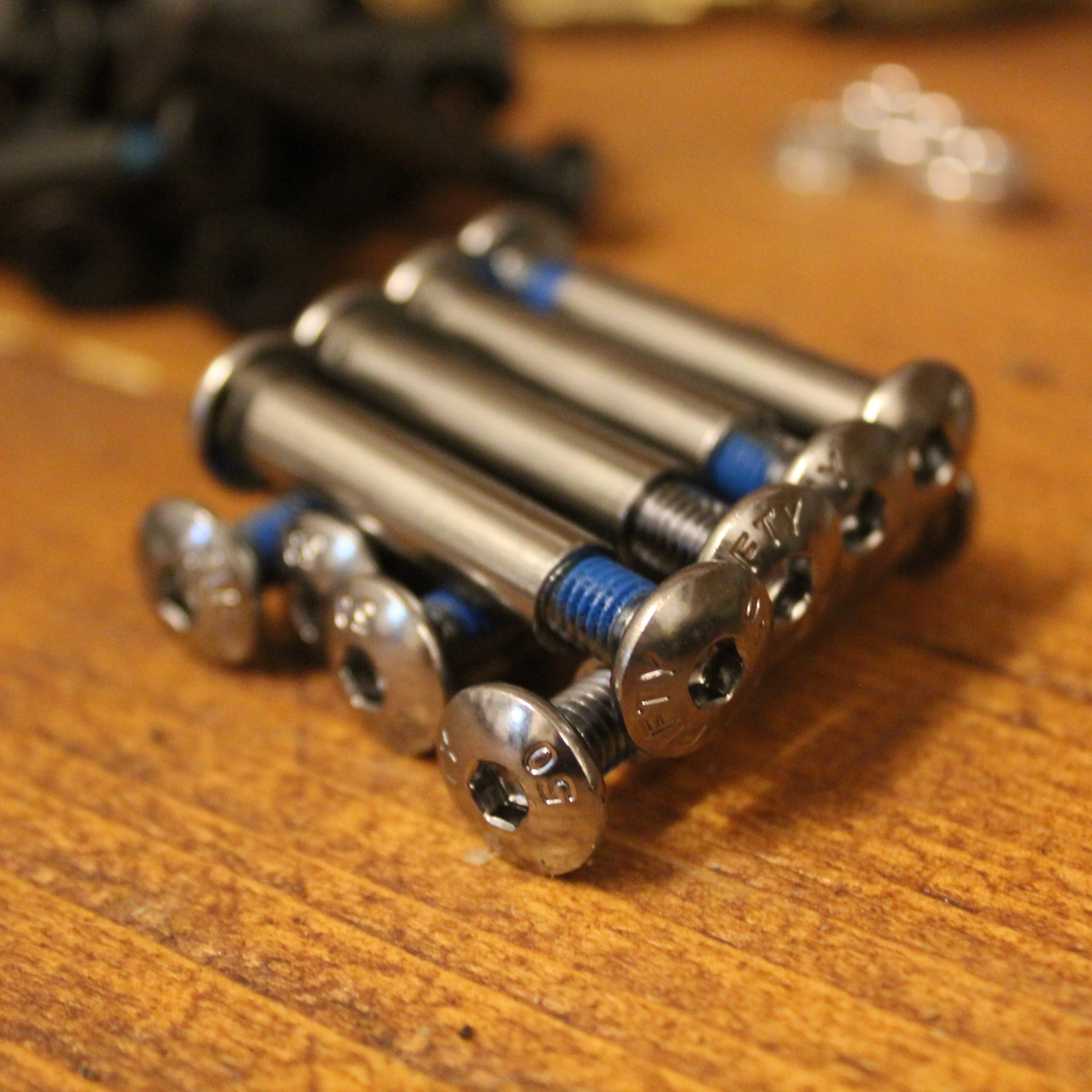 Axle Double 8mm Balance Allen/Hex silver 8-pack - Image 4