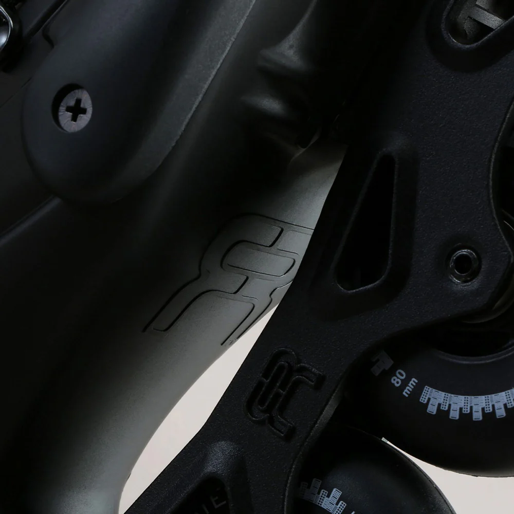 FR3 80 Black - Image 10